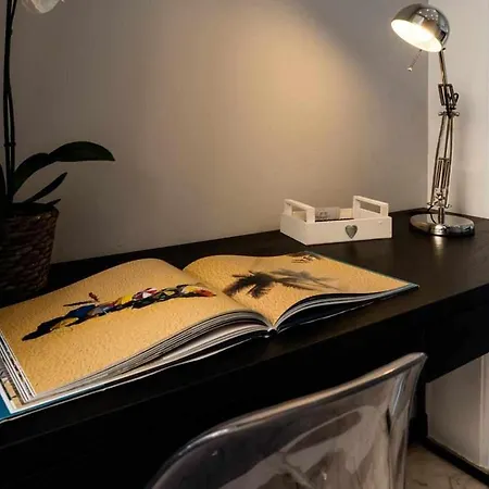 Seaside Caracciolo Pensión