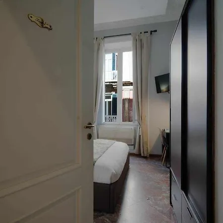 Pensión Seaside Caracciolo