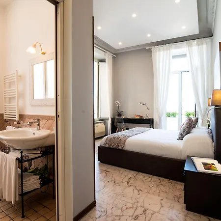 Seaside Caracciolo Pensión