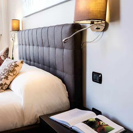 Seaside Caracciolo ゲストハウス 4*