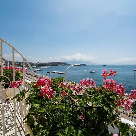 Seaside Caracciolo 4* Nápoles