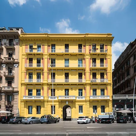 Seaside Caracciolo ゲストハウス 4*