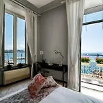 Seaside Caracciolo 4*