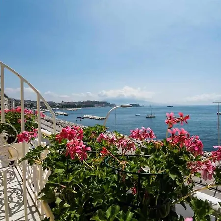 Maison d'hôtes Seaside Caracciolo 2*