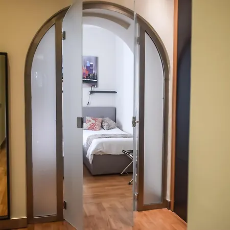 بيت ضيافة Seaside Caracciolo 4*