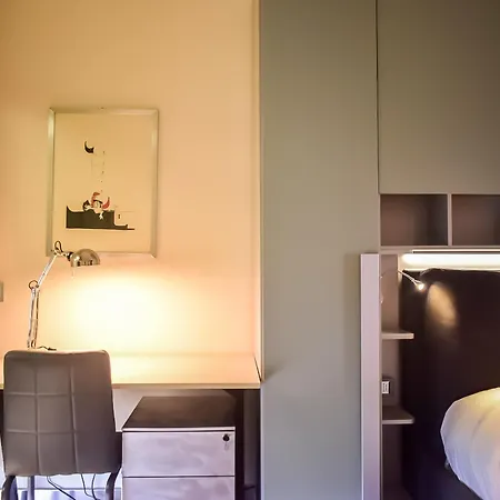 بيت ضيافة Seaside Caracciolo 4*