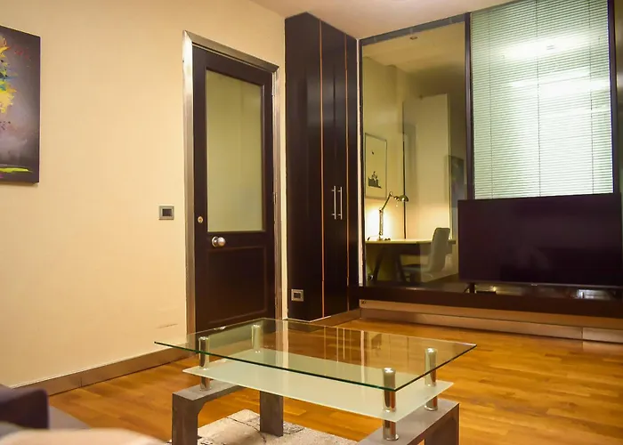 بيت ضيافة Seaside Caracciolo 4*