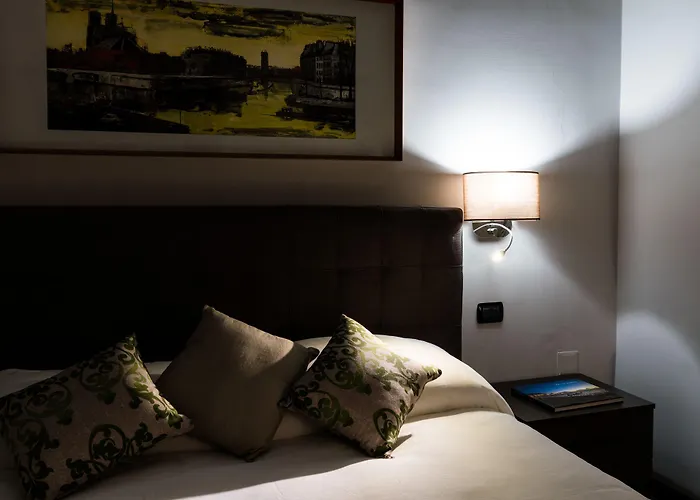 بيت ضيافة Seaside Caracciolo 4*