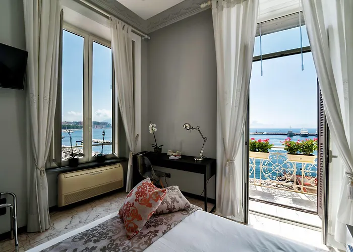 Seaside Caracciolo 4*