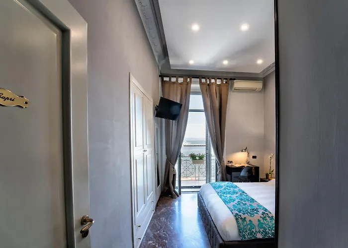 Seaside Caracciolo 4*