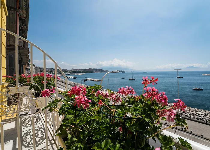 Seaside Caracciolo 4* نابولي